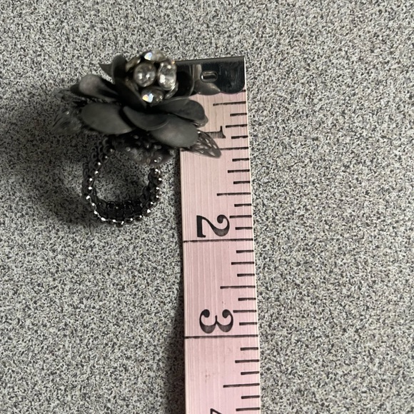 Vintage Black & Dark Silver Toned Flower Stretch Ring - Picture 6 of 7